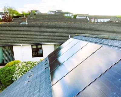 Solar Panels: 10 QCells 395W solar panels